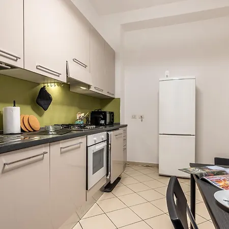 Cortivo House - Magenta 81 *