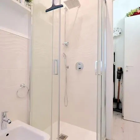 Suite-6 Centro-porta Romana Апартаменты *