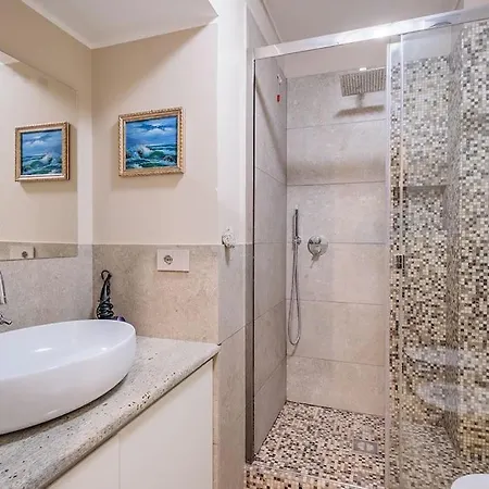 Stylish And Perfect Place For Families And Friends Apartment *