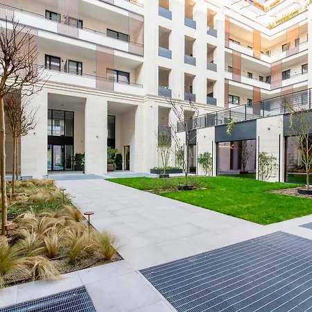 Urban Luxury - Bright And Central Apartment Milan