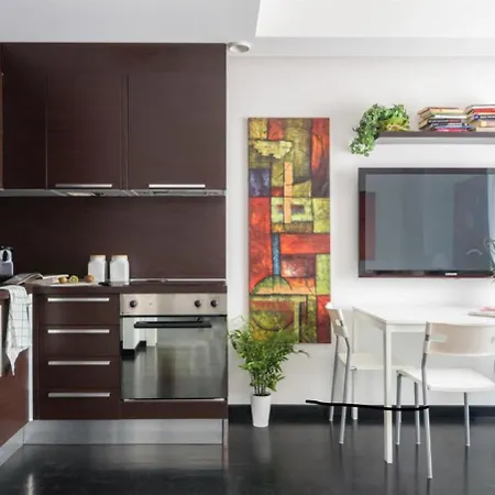 Arco Della Pace -4 Bed Appartamento *