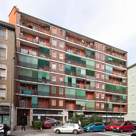 Corvetto M3 - Comfy Apt. With Balcony! Milan