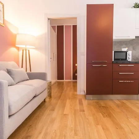 Joivy Delightful Flats Near Citylife District Milano