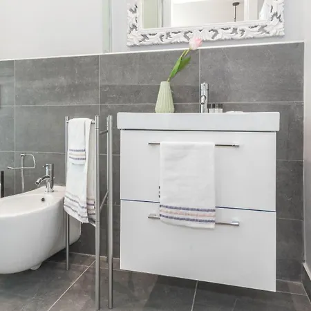 Daire Joivy Delightful Flats Near Citylife District *