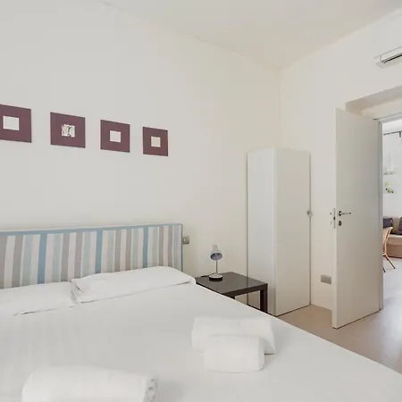 Guesthost - Bright - 650 M Far From Arco Della Pace