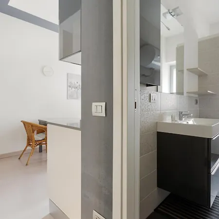 Guesthost - Bright - 650 M Far From Arco Della Pace Milano