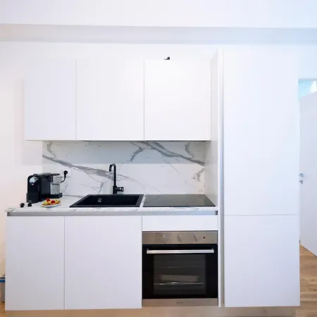 The Urban Wildlife - San Babila Duomo