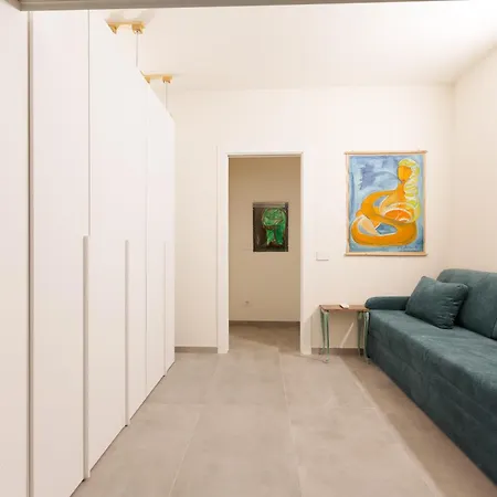 Guesthost - Spacious - 1,4km From Corso Buenos Aires