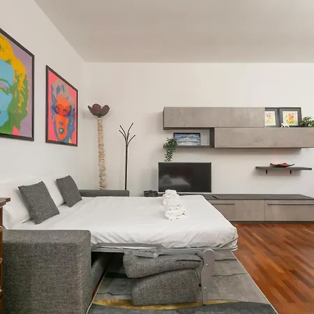 Ihost - Lattanzio 11 * Milan