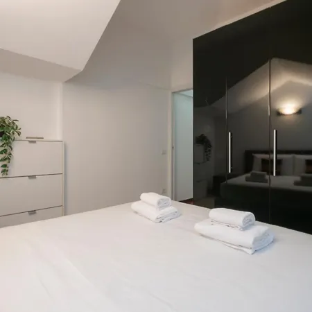 Ihost - Lattanzio 11 * Milan