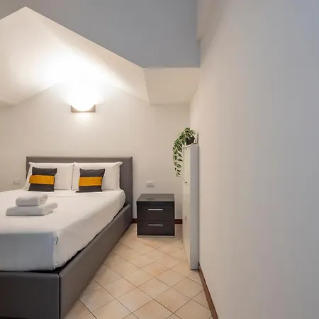 Ihost - Lattanzio 11 Milan