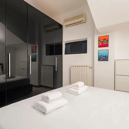 Ihost - Lattanzio 11 * Milan