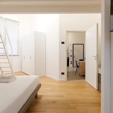 Apartmán Guesthost - Cozy Corner With Balcony And Private Garage! *