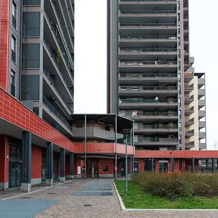 Apartmán Guesthost - Cozy Corner With Balcony And Private Garage! Milán