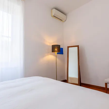 At - Turati/porta Nuova ميلان