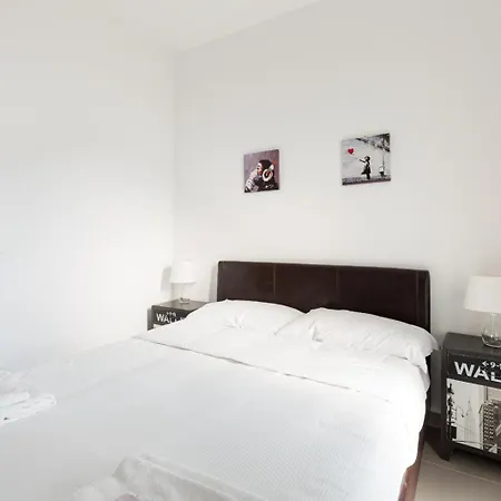 Guesthost - Udine M2 - Bright And Cozy Apartman *