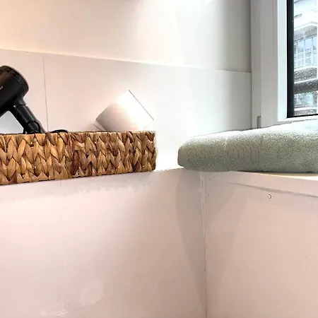 Rainbow Flat- Monolocale Luminoso شقة *