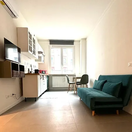 Rainbow Flat- Monolocale Luminoso * Milan