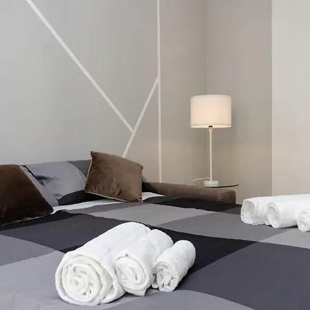 Vivimihome-Navigli Balcony & Parking *