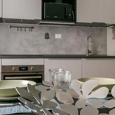 Bazzini Modern One Bedroom * Milano