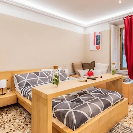 Apartment Pt.venezia M1 In50m-duomo10'-stazione 9' Milan