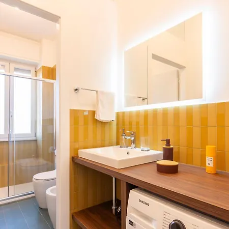 Guesthost - Casa Giuliana Splendido Trilocale * Milano