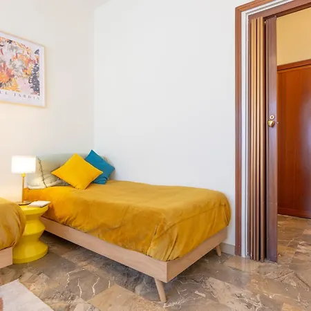 Guesthost - Casa Giuliana Splendido Trilocale