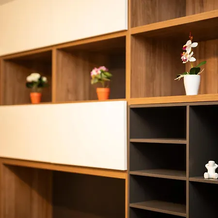 In Famagosta M2 Wifi + Work Station Daire Milano