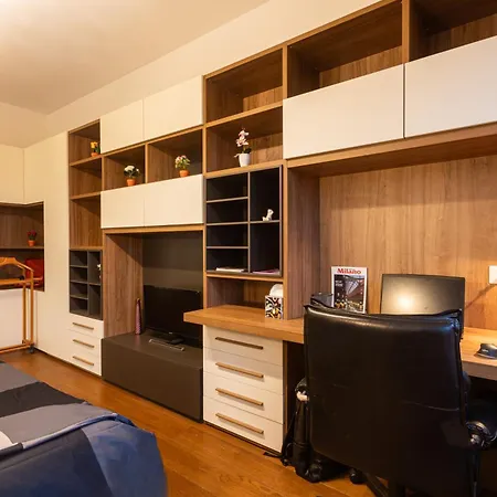 Appartement In Famagosta M2 Wifi + Work Station Milan