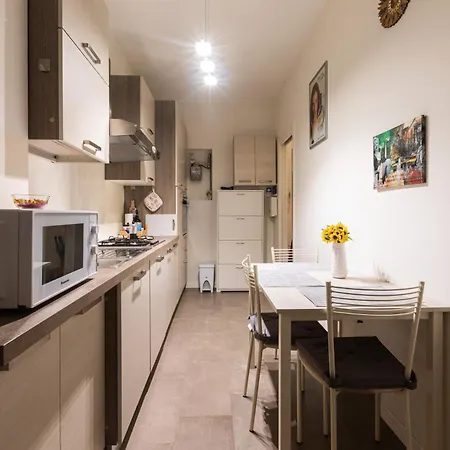 In Famagosta M2 Wifi + Work Station Milan