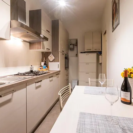 Appartement In Famagosta M2 Wifi + Work Station
