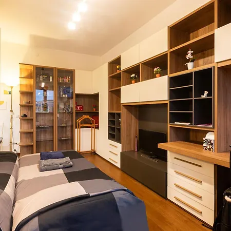 Appartement In Famagosta M2 Wifi + Work Station *