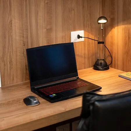 In Famagosta M2 Wifi + Work Station