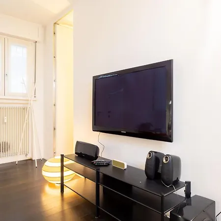 Apartment Col Di Lana Modern In Milan