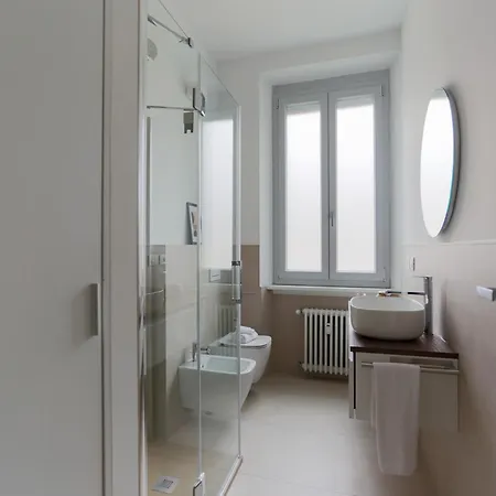 The Rent - Spacious And Renovated Two-bedroom Downtown Apartmán Milán