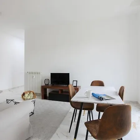 Hacca Collection - Bocconi, Porta Romana 2br Apartment *