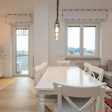 Ihost Flat - Giambellino 131-2 *