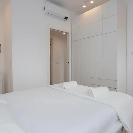 Apartment Ihost Flat - Giambellino 131-2 Milan