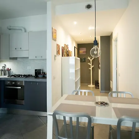 Apartment L'arche Comfort&relax - House On The Navigli River 2