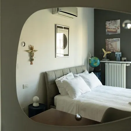 L'arche Comfort&relax - House On The Navigli River 2 アパート ミラノ