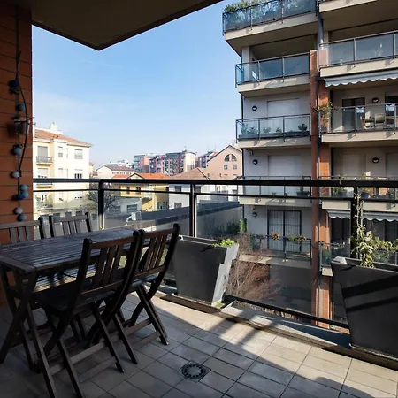 L'arche Comfort&relax - House On The Navigli River 2 アパート ミラノ