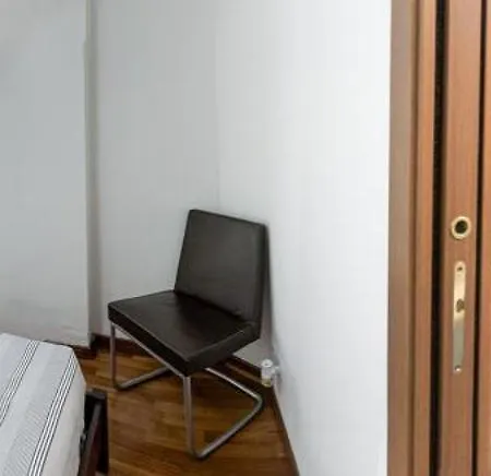 Casa Porpora - Milan, 2-bedroom, 5 Guests & Metro Access *