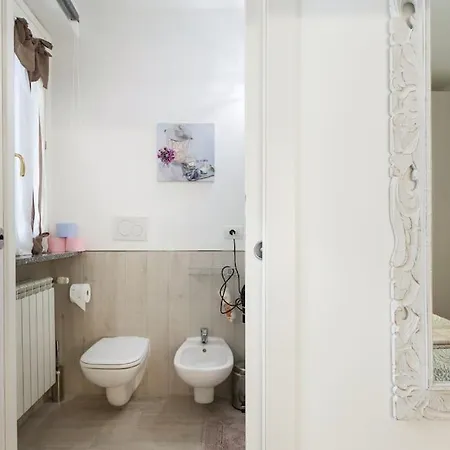 Elegant Triplex Townhouse With Luxe Terrace Milan
