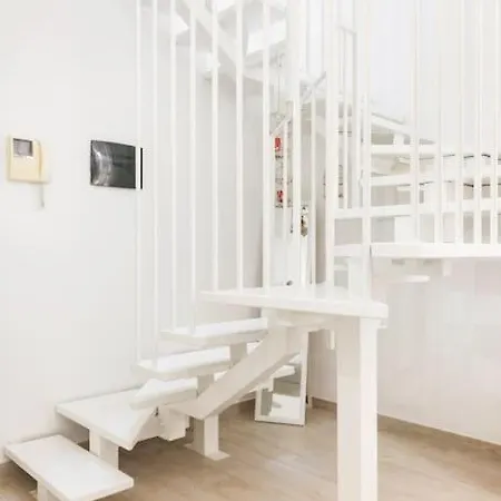 Elegant Triplex Townhouse With Luxe Terrace Apartment Milan