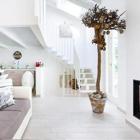 Elegant Triplex Townhouse With Luxe Terrace