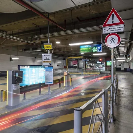 B And G San Babila- Luxury In The Heart Of - Design District 4*