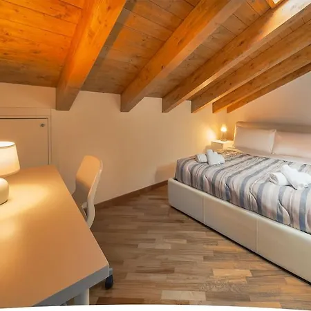 Ampio Quadrilocale Navigli/forum + Free Parking Apartment *