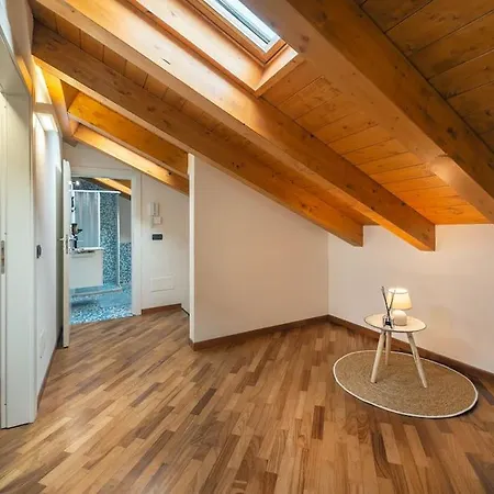 Ampio Quadrilocale Navigli/forum + Free Parking Milano