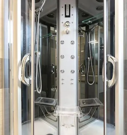 Ampio Quadrilocale Navigli/forum + Free Parking Apartment