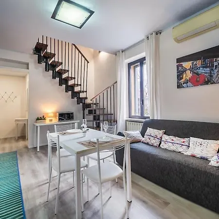 Ampio Quadrilocale Navigli/forum + Free Parking *